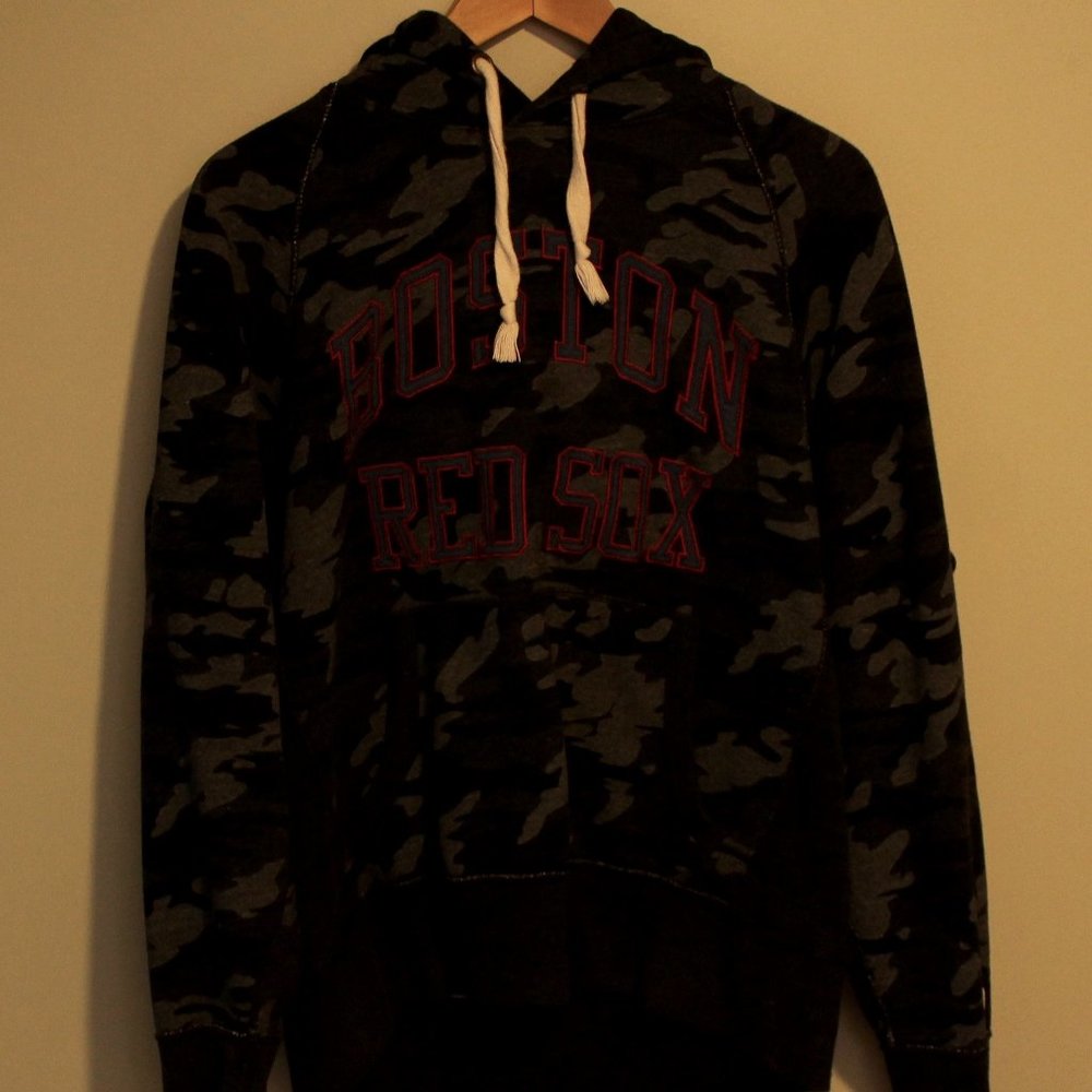 Tailgate Boston Red Sox Embroidered hoodie